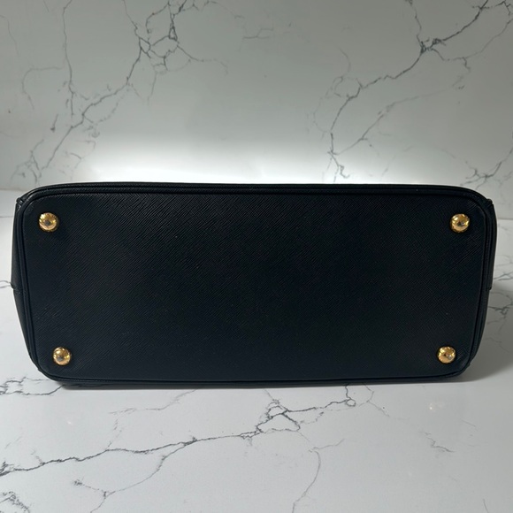 Large Galleria Saffiano Leather Top Handle Bag - Picture 7 of 10